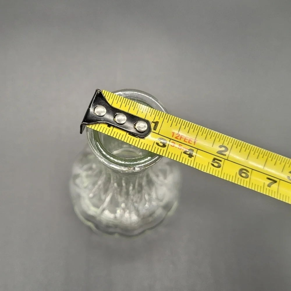 Clear Glass Fluted Shaped Ribbed Flower Vase​​​
